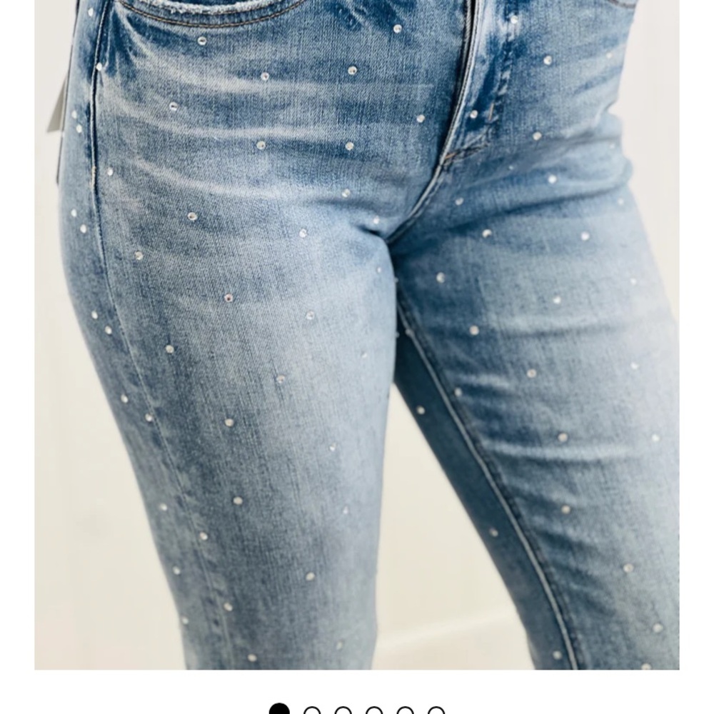 Elegant Blue Studded Women's Skinny Jeans